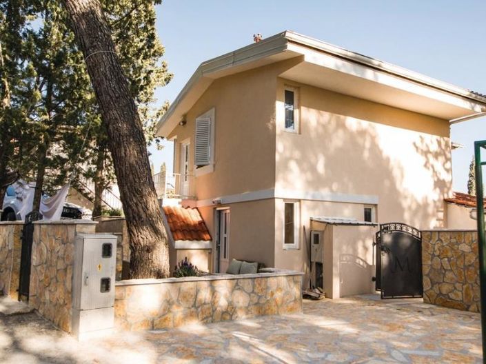 Image No.9-4 Bed Property for sale