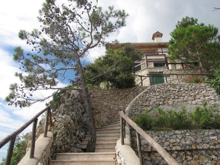 Image No.11-2 Bed Property for sale