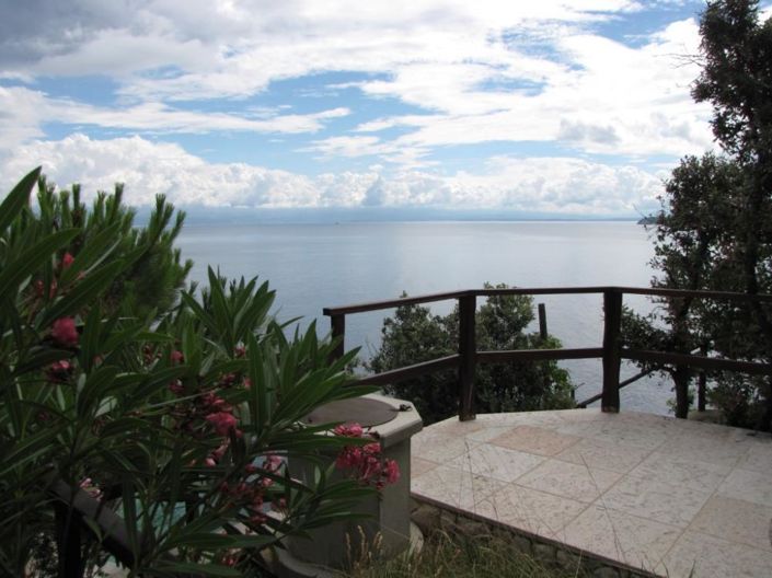 Image No.13-2 Bed Property for sale