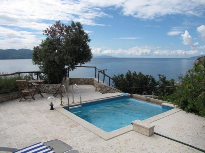 Image No.9-2 Bed Property for sale