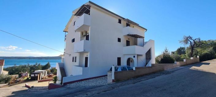 Image No.1-12 Bed Property for sale