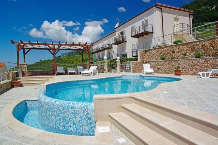 Image No.1-20 Bed Property for sale