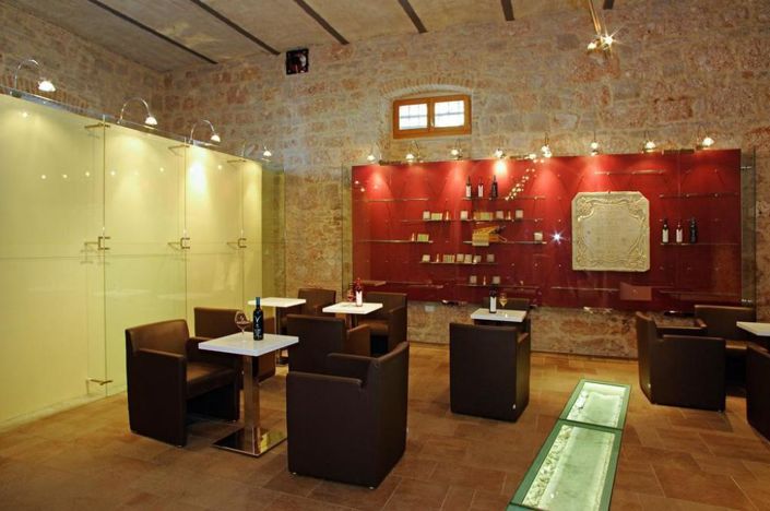 Image No.15-20 Bed Property for sale