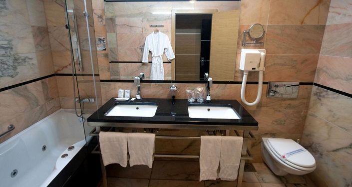 Image No.12-56 Bed Property for sale