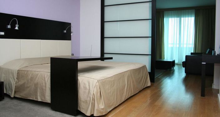 Image No.16-56 Bed Property for sale