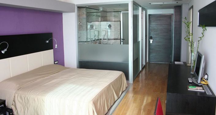 Image No.18-56 Bed Property for sale