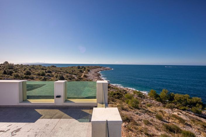 Image No.11-3 Bed Property for sale