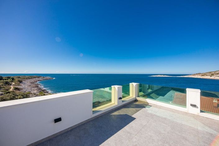 Image No.13-3 Bed Property for sale