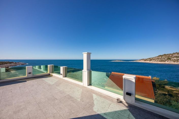 Image No.17-3 Bed Property for sale