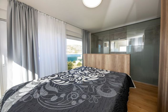 Image No.25-3 Bed Property for sale