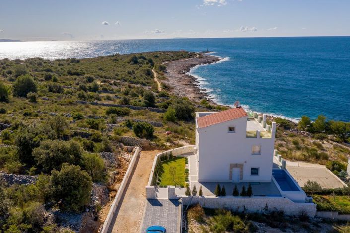 Image No.3-3 Bed Property for sale