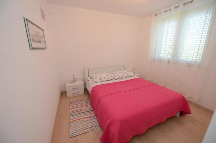 Image No.9-5 Bed Property for sale