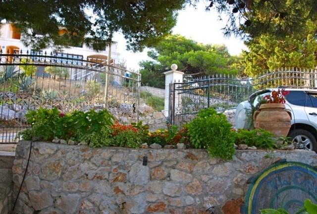 Image No.12-7 Bed Property for sale