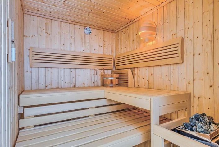 Image No.17-4 Bed Property for sale