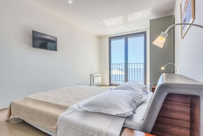 Image No.18-4 Bed Property for sale