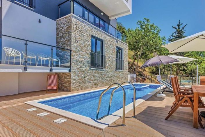 Image No.8-4 Bed Property for sale