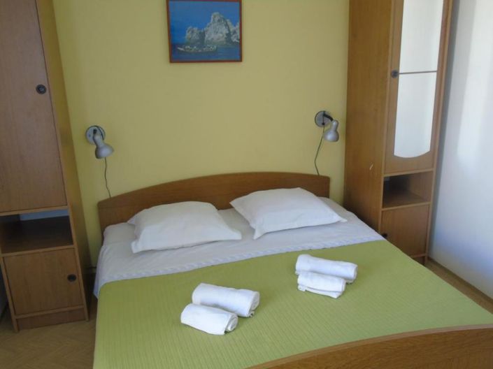 Image No.10-6 Bed Property for sale