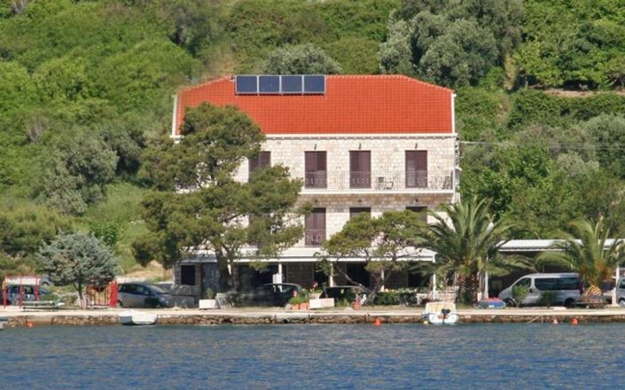 Image No.22-8 Bed Property for sale