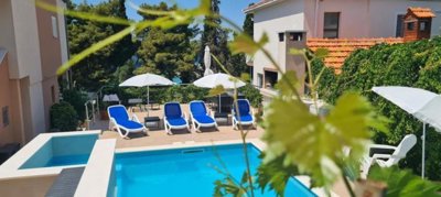 1 - Ciovo, Property