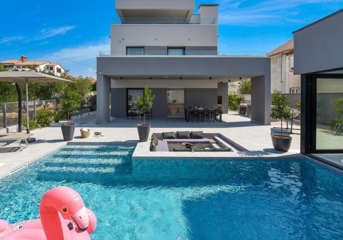 Image No.1-3 Bed Property for sale