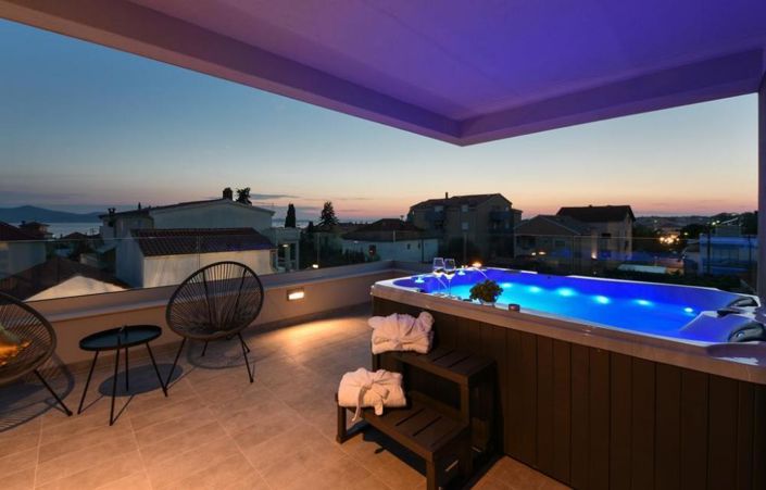 Image No.3-3 Bed Property for sale