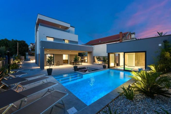 Image No.4-3 Bed Property for sale