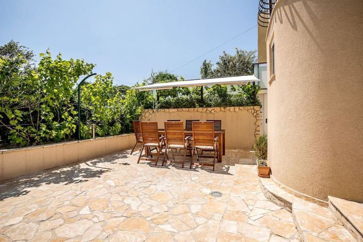 Image No.6-4 Bed Property for sale