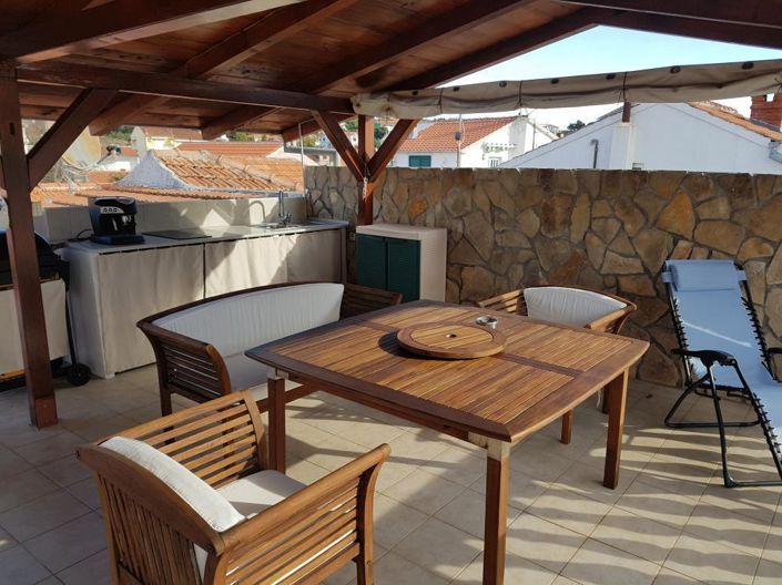 Image No.10-3 Bed Property for sale