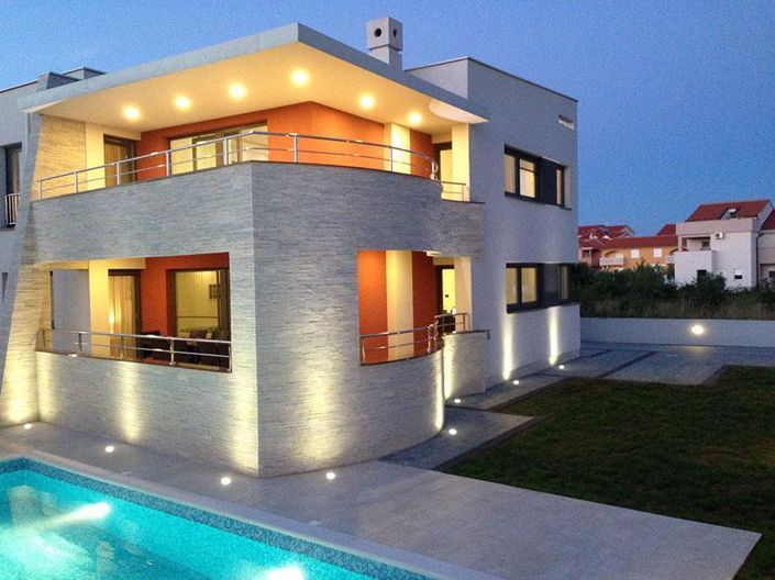 Image No.16-6 Bed Property for sale