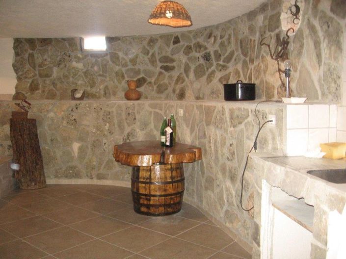 Image No.18-10 Bed Property for sale