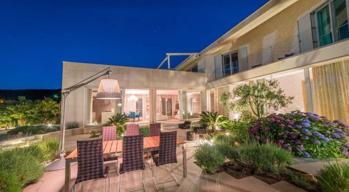 Image No.24-4 Bed Property for sale