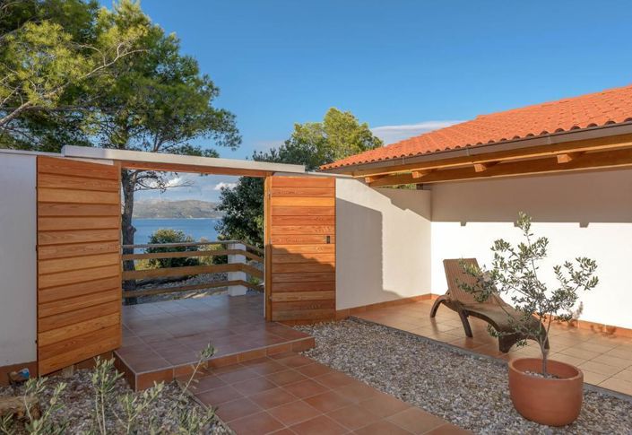 Image No.10-4 Bed Property for sale