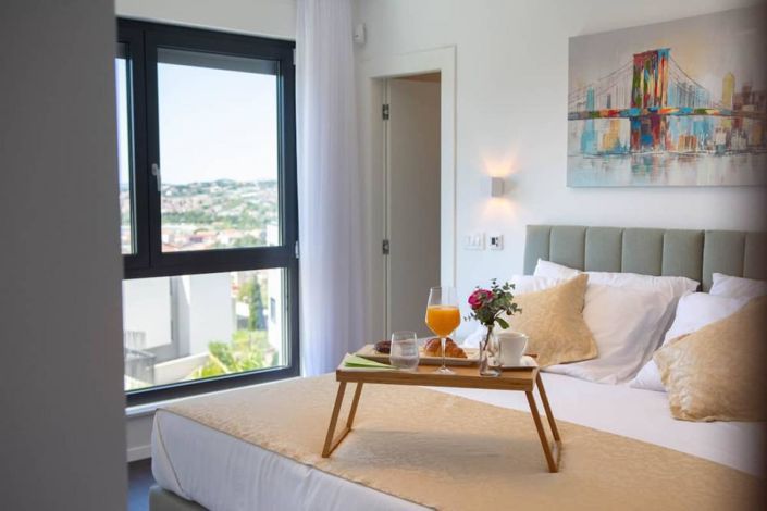 Image No.13-4 Bed Property for sale