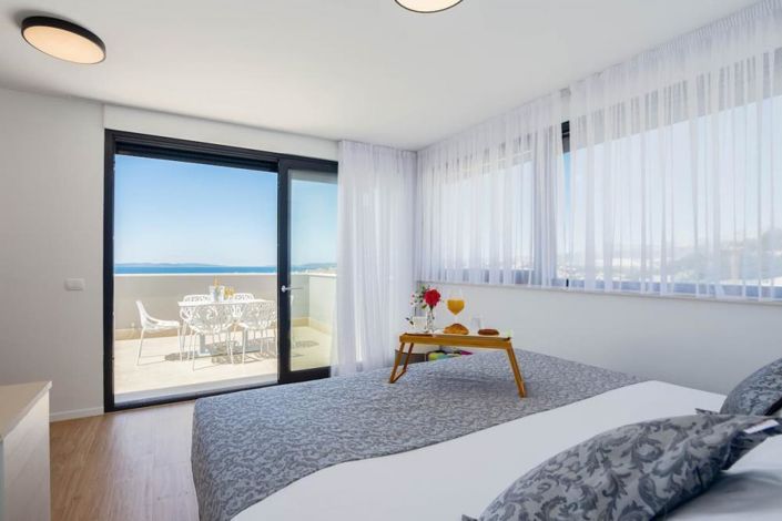 Image No.14-4 Bed Property for sale