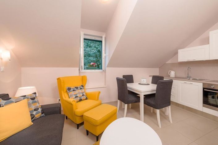 Image No.13-3 Bed Property for sale