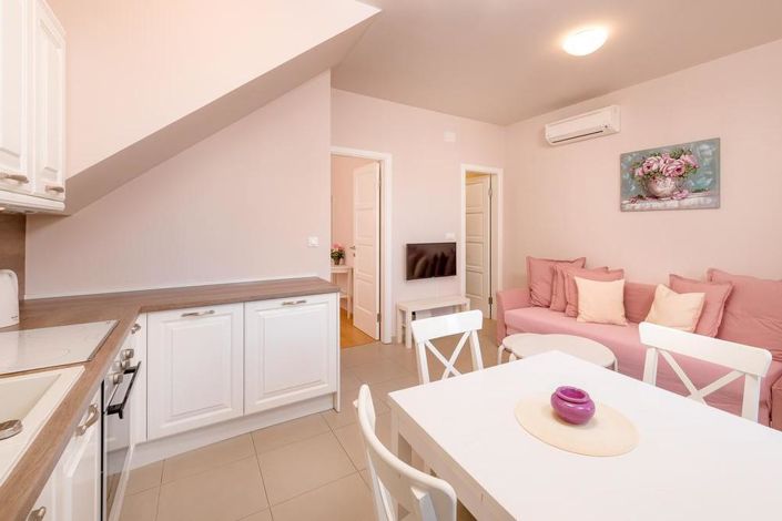 Image No.9-3 Bed Property for sale