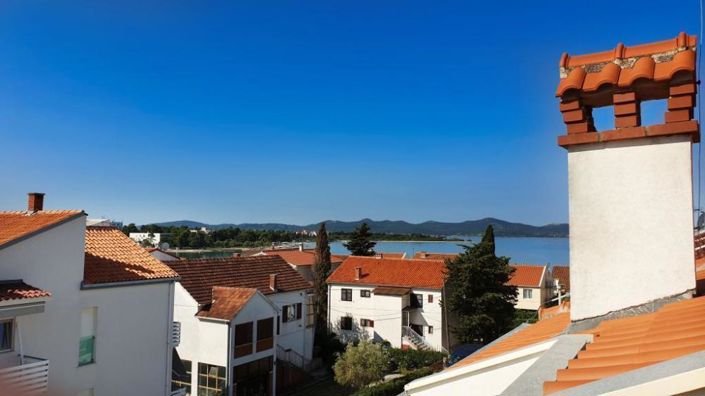 Image No.1-7 Bed Property for sale
