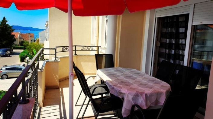 Image No.17-7 Bed Property for sale