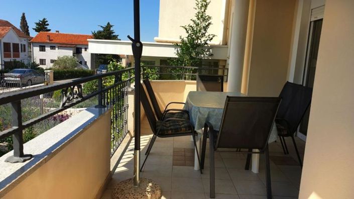 Image No.25-7 Bed Property for sale