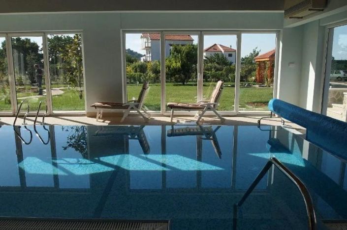 Image No.17-8 Bed Property for sale