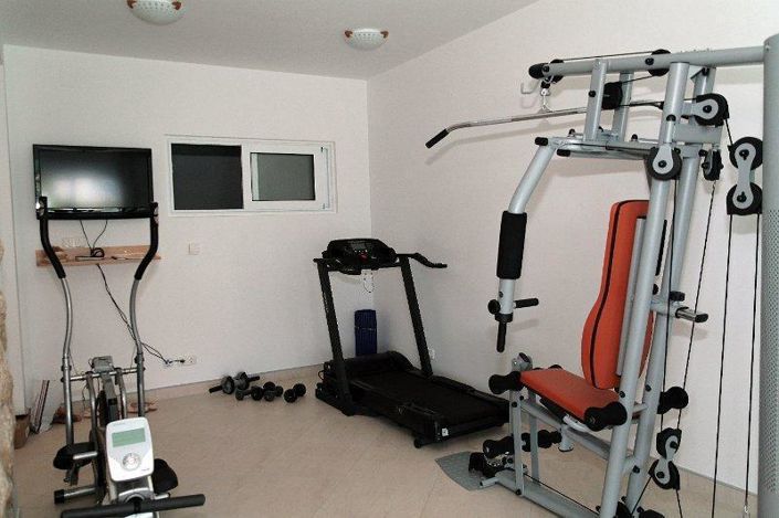 Image No.6-8 Bed Property for sale