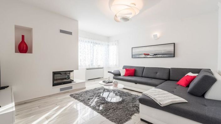 Image No.11-3 Bed Property for sale