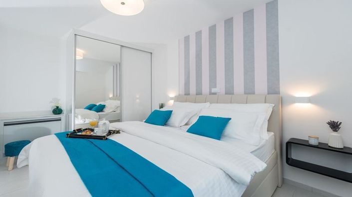 Image No.15-3 Bed Property for sale