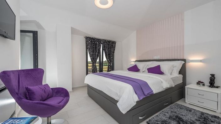 Image No.17-3 Bed Property for sale