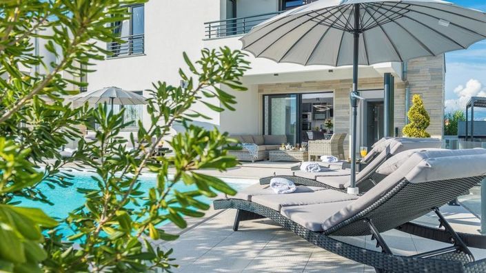 Image No.6-3 Bed Property for sale