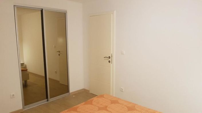 Image No.15-7 Bed Property for sale