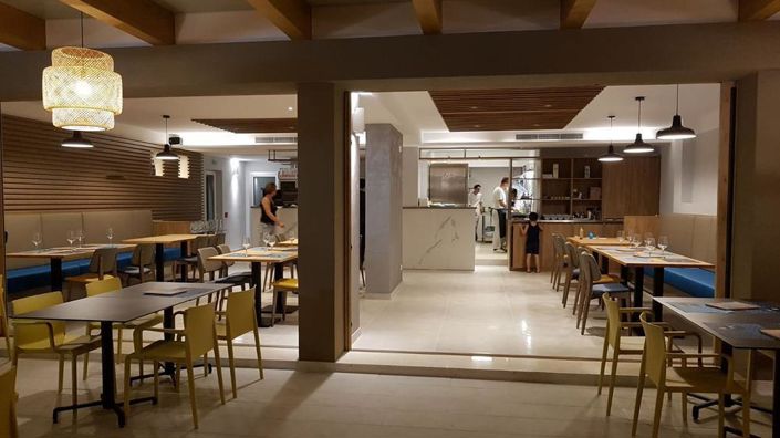 Image No.20-7 Bed Property for sale