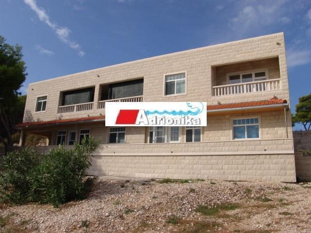 Image No.8-6 Bed Property for sale