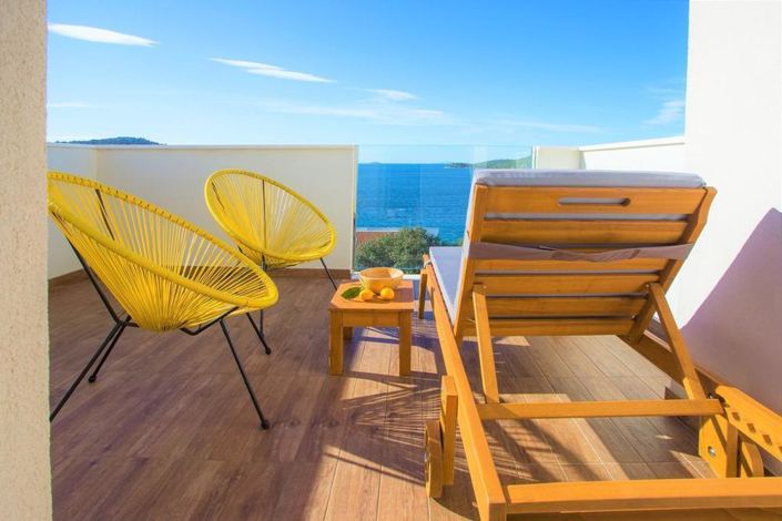 Image No.18-7 Bed Property for sale