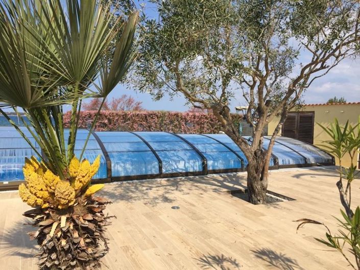 Image No.23-8 Bed Property for sale